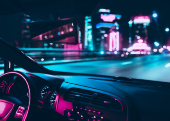 Auto Innenraum in neon Farben